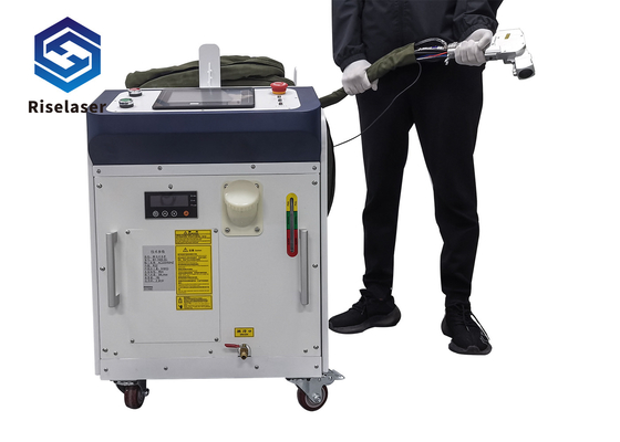 GW IPG Handheld Laser Welding Machine 15m Wire 1500W With Water Chiller