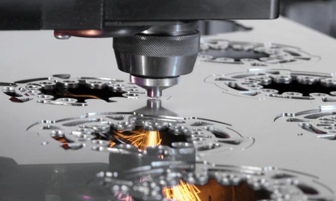 latest company news about The Benefits and Applications of Fiber Laser Cutting Machines 1